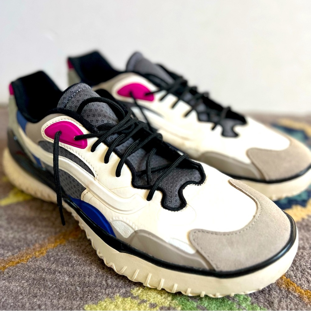Vans running shoe